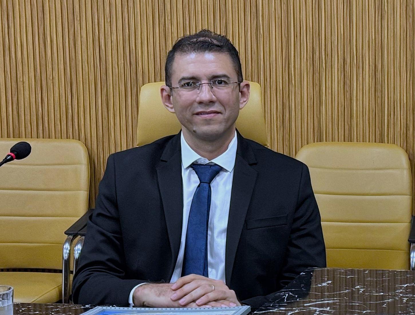 Vereador Pedro Geovar celebra edital de concurso com 42 vagas na Câmara Municipal de Porto Velho