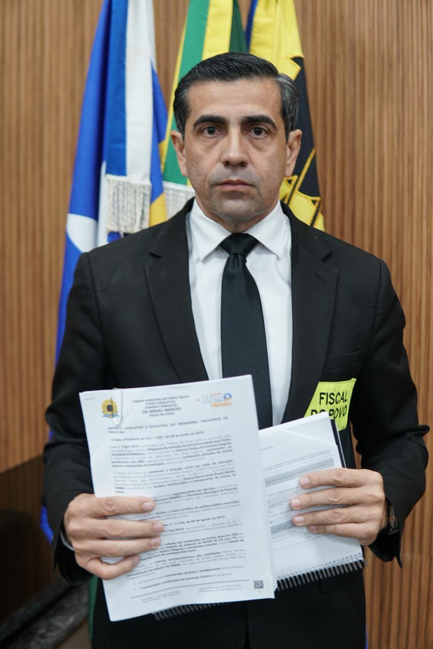 DR. BRENO MENDES DEFENDE FIM DE ISENÇÕES FISCAIS PARA FACULDADES E SUBSÍDIOS AO TRANSPORTE COLETIVO PARA PRIORIZAR CRIAÇÃO DE CRECHES EM PORTO VELHO
