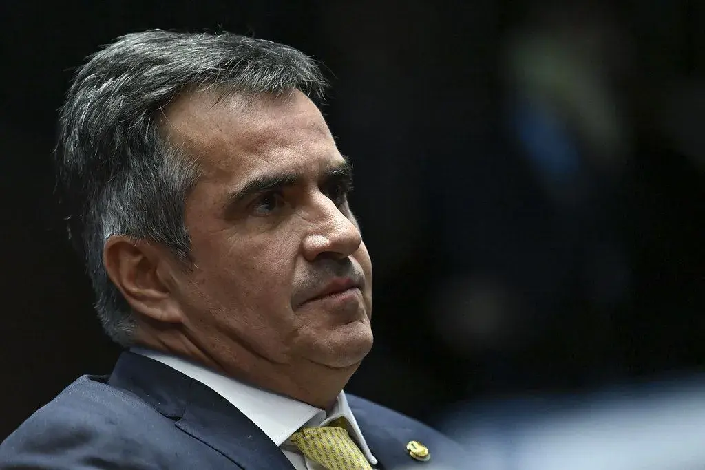 Ciro barra aliança da federação PP-União Brasil com Flávio Bolsonaro