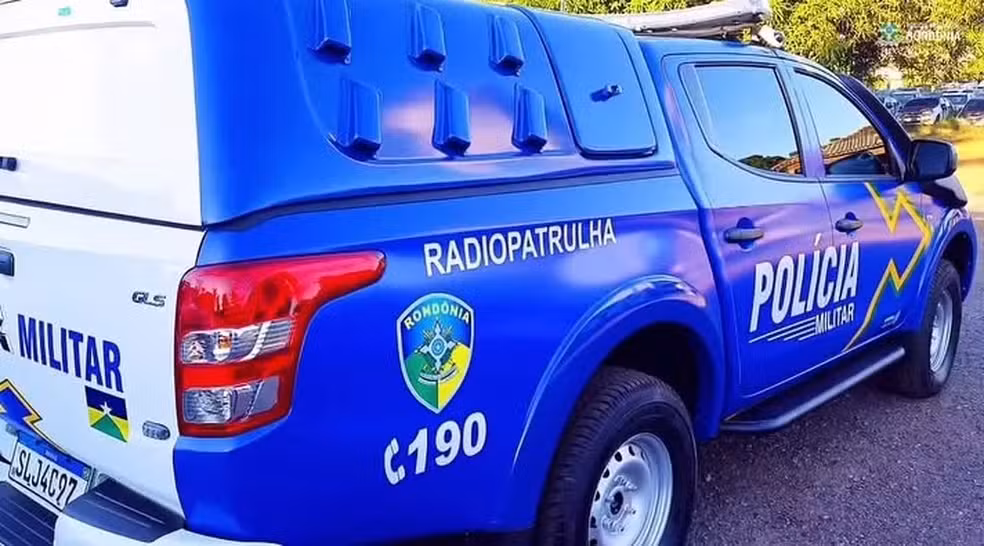 Homens invadem casa de coronel aposentado e forçam família a transferir R$ 8 mil em Porto Velho