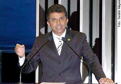 Senador cassado em Rondônia tem aliado e filho na disputa pelo governo em partidos diferentes