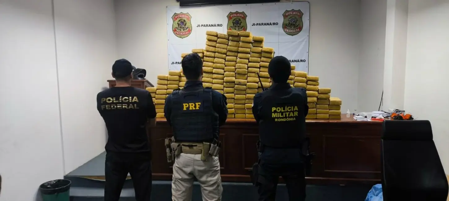 Suspeito é preso transportando mais de 200 kg de maconha após perseguição policial