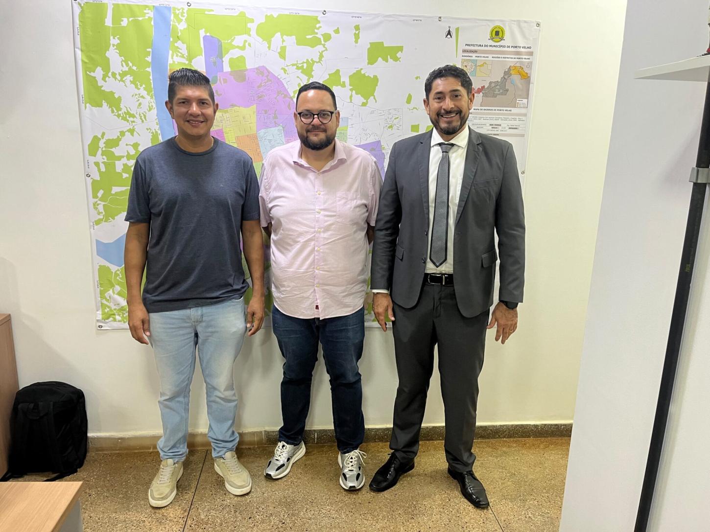 Vereador Márcio Pacele leva demandas do bairro Igarapé à Seinfra e busca melhorias para a comunidade