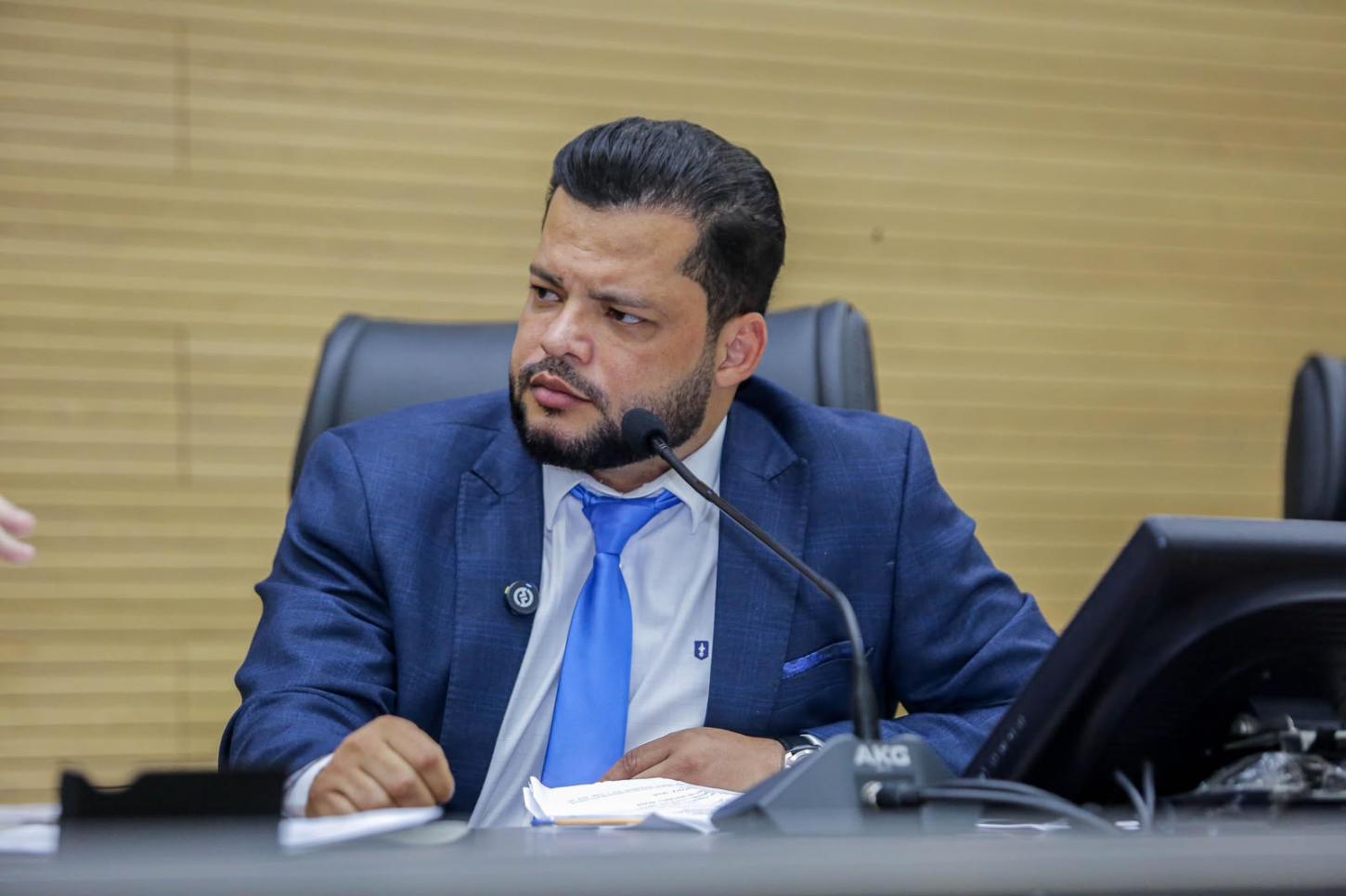 Deputado Edevaldo Neves destinou R$ 100 mil em consultorias em maio e realizou dois pagamentos de R$ 30 mil para a mesma empresa em abril, apontam dados do Portal da Transparência