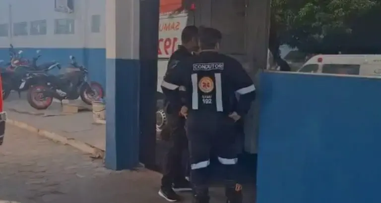  Equipes do Samu denunciam demora para liberar macas no João Paulo II 