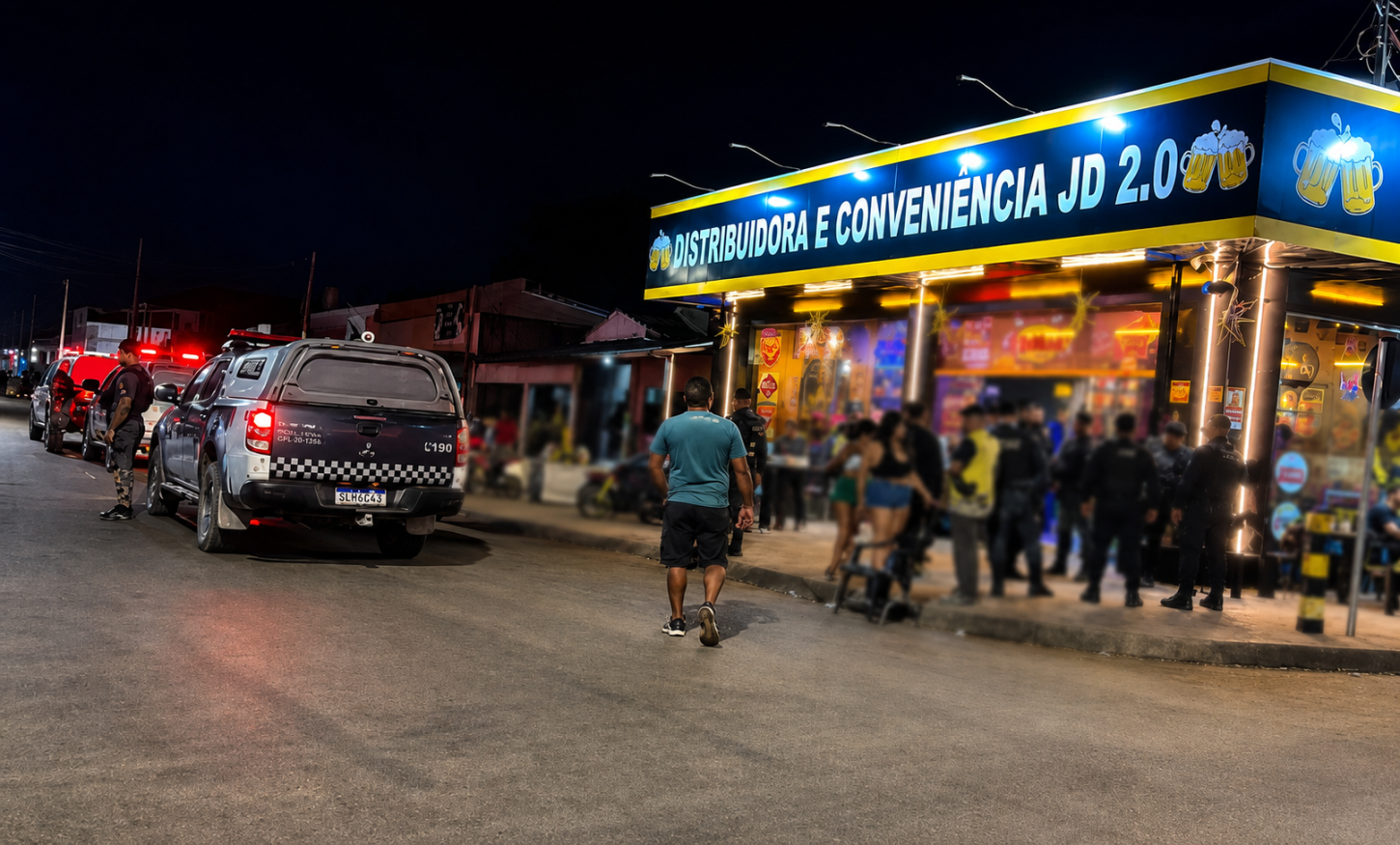Mulher afirma pertencer a facção durante agressão e rouba celular em conveniência de Porto Velho