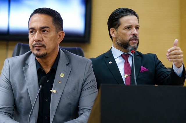 VIAS DE FATO? – “Vamos resolver lá fora como homens”, diz Camargo a Eyder Brasil