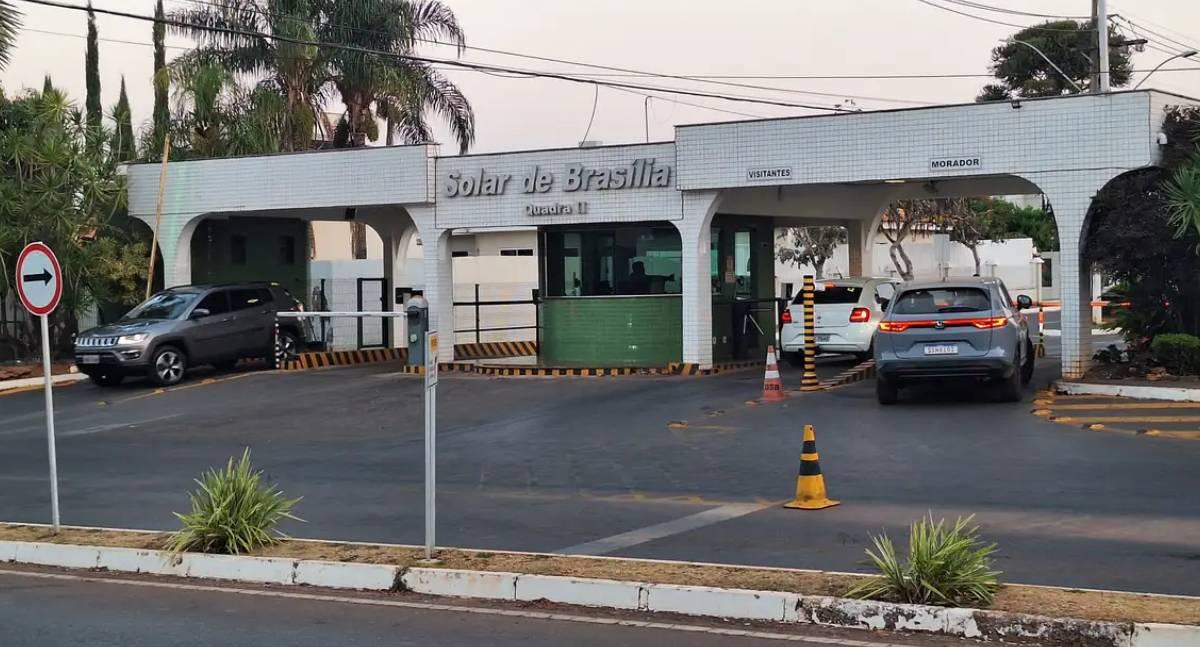 Alexandre de Moraes autoriza Jair Bolsonaro a sair de prisão domiciliar para ir ao dentista