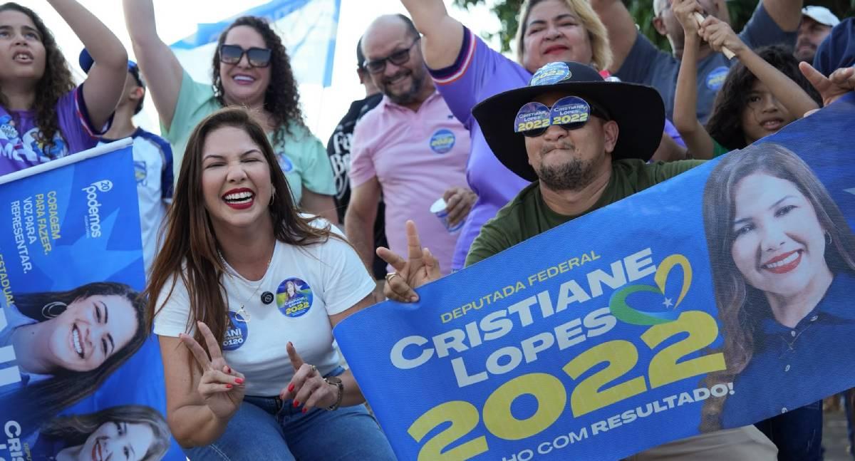 Cristiane Lopes dá início à campanha com grande adesivaço e mobilização em Porto Velho