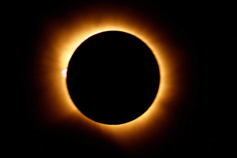 FENÔMENO – Eclipse solar total encanta moradores do Hemisfério Norte; fenômeno não é visto no Brasil