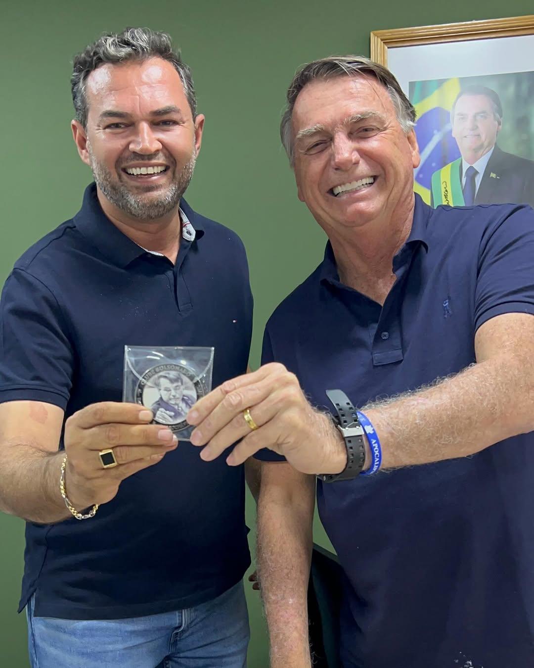 GESTO DE CONFIANÇA: BOLSONARO AUTORIZA, POR ESCRITO, BRUNO SCHEID A LEVAR SEU SOBRENOME NAS ELEIÇÕES DE 2026