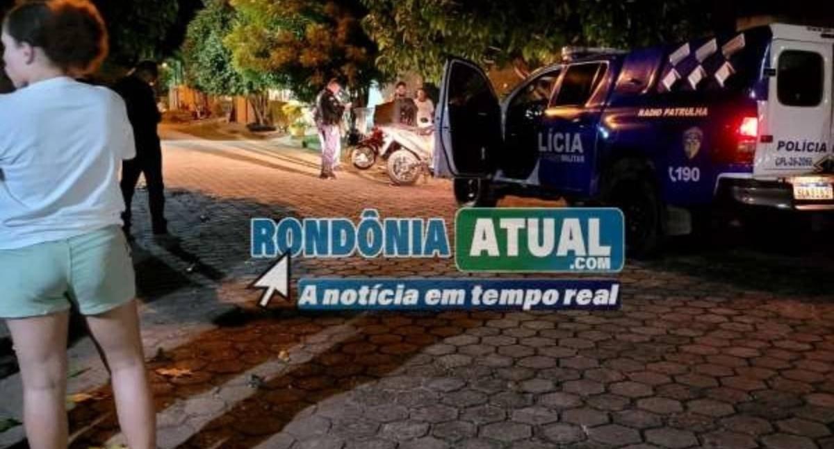 Motociclista fica ferida em colisão e condutor rival é agredido em RO