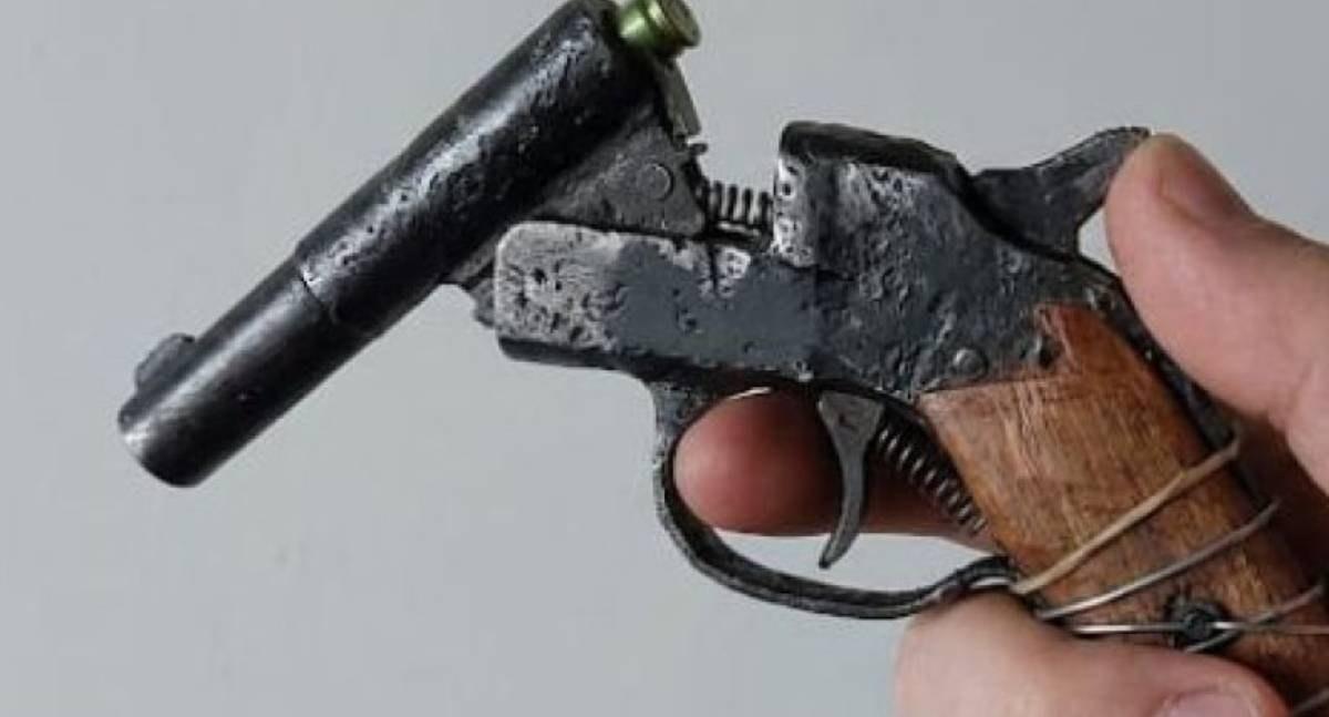Mulher de 20 anos é presa com arma comprada na Bolívia no decorrer de operação em Nova Mamoré