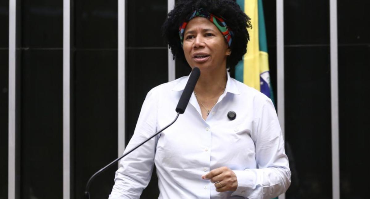 Sílvia Cristina apoia PLP que prevê redução de tributos sobre combustíveis