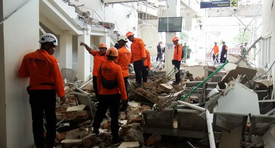 Terremoto de magnitude 7,7 deixa ao menos 47 mortos na Indonésia
