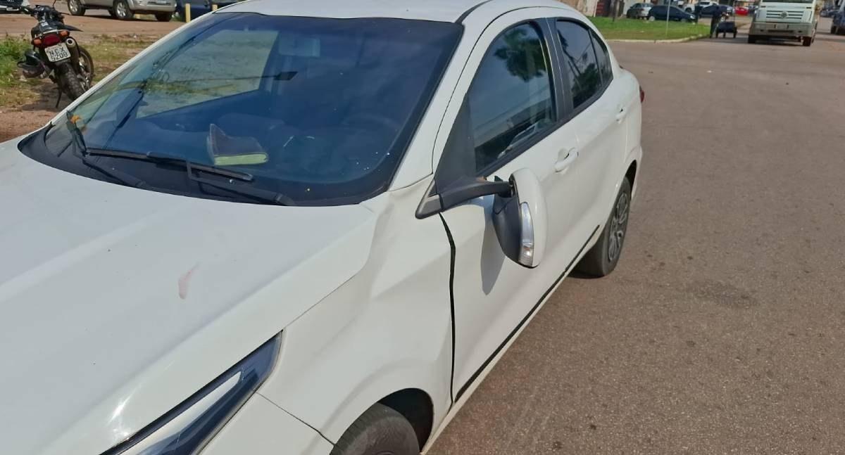 Colisão entre carro e bicicleta deixa ciclista gravemente ferido na capital
