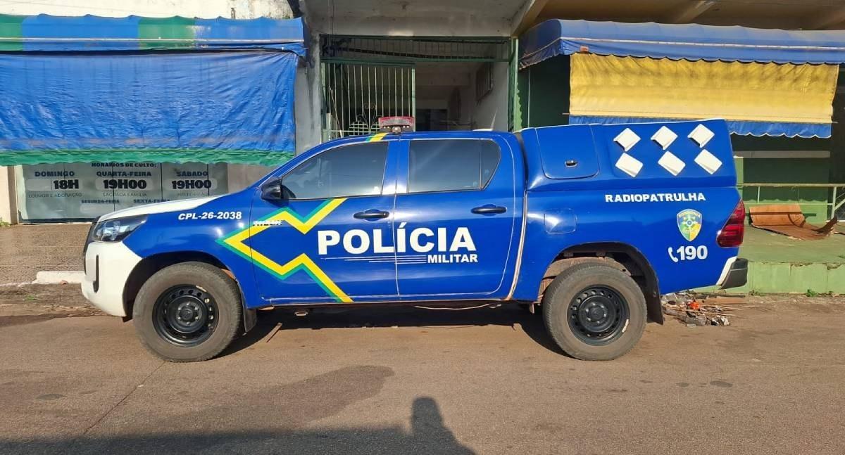 Homem é morto a golpes de faca e amarrado dentro de residência em Candeias do Jamari