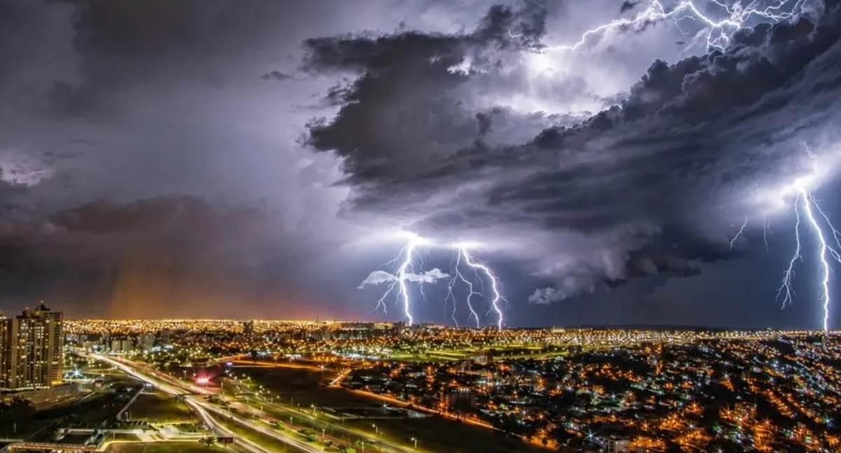 Rondônia entra em alerta para tempestades com ventos de até 60 km/h