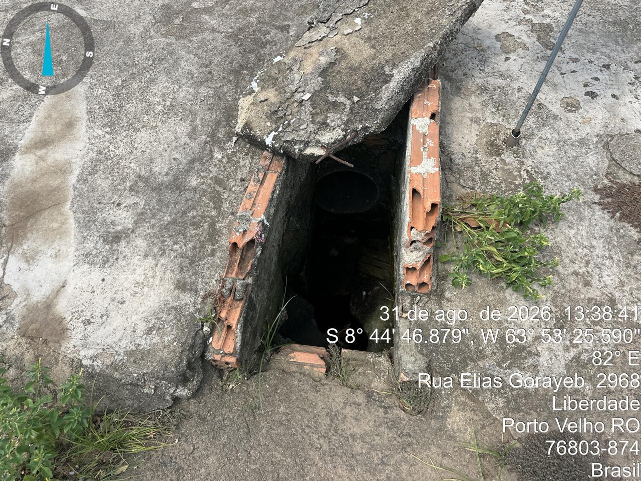 VEREADOR ZÉ PAROCA COBRA INSTALÇÃO DE GRADE EM BOCA DE LOBO NO BAIRRO LIBERDADE 