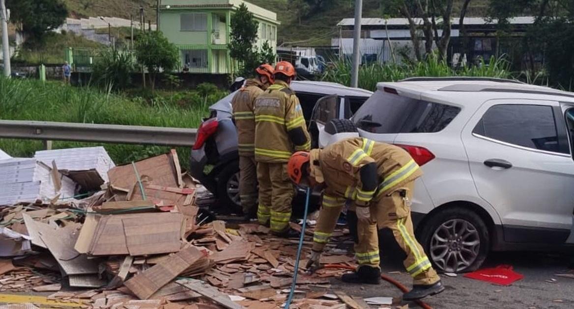 Acidente na BR-393 deixa cinco mortos e nove feridos no RJ