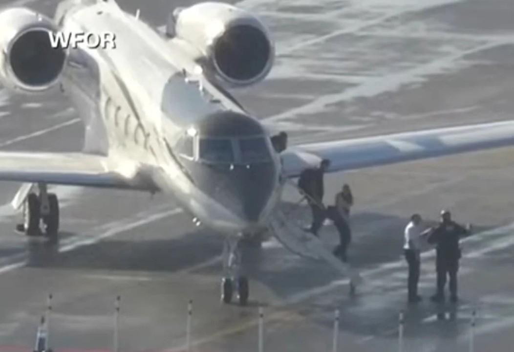 Confira imagens de Flávio e família no desembarque em aeroporto de Miami – VEJA VÍDEO