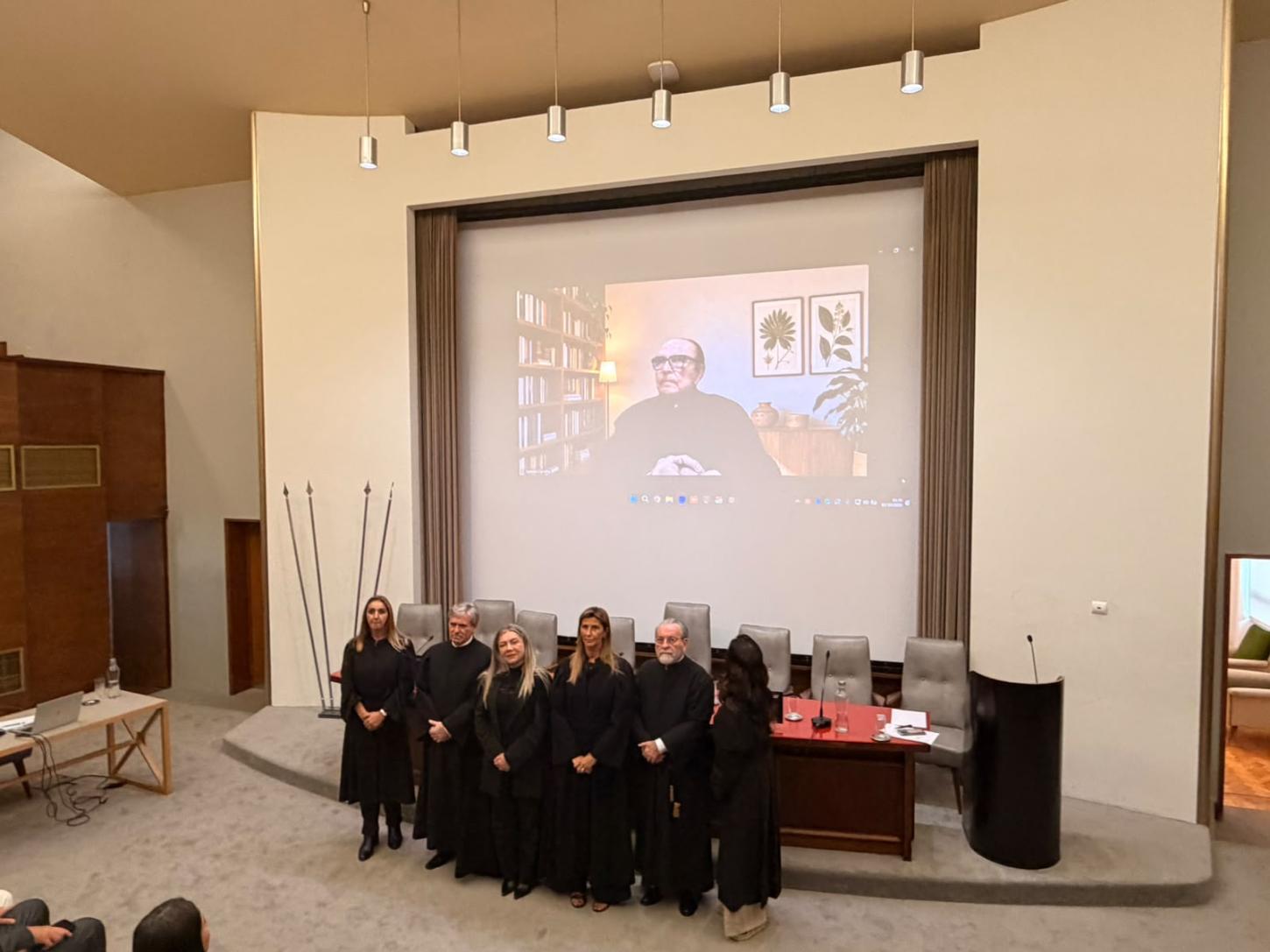 Dr. Aparício Carvalho participa como membro da banca avaliadora da defesa de tese de doutoramento na Faculdade de Medicina da Universidade do Porto em Portugal