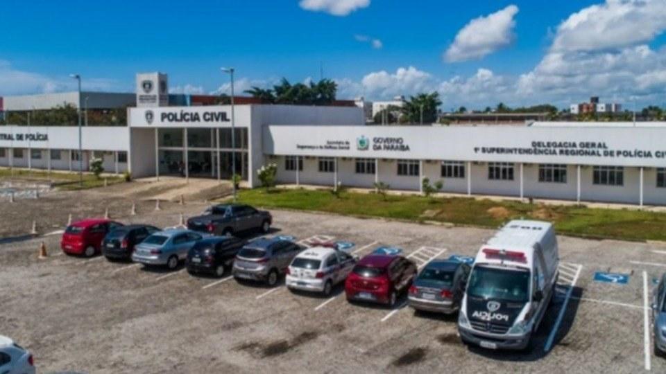 Estudante é preso suspeito de divulgar fotos de mulheres em sites pornográficos