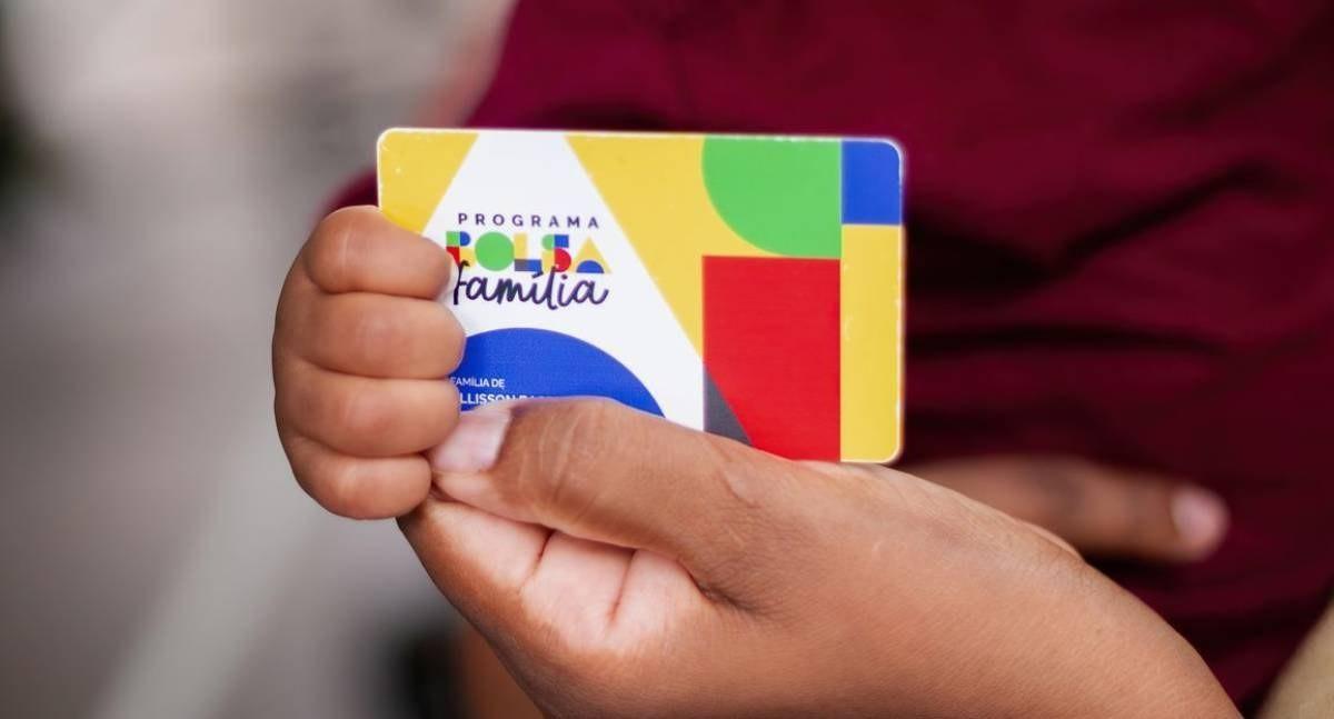 Governo federal desmente fake news sobre fim da escala 6×1 e cortes no Bolsa Família e Gás do Povo