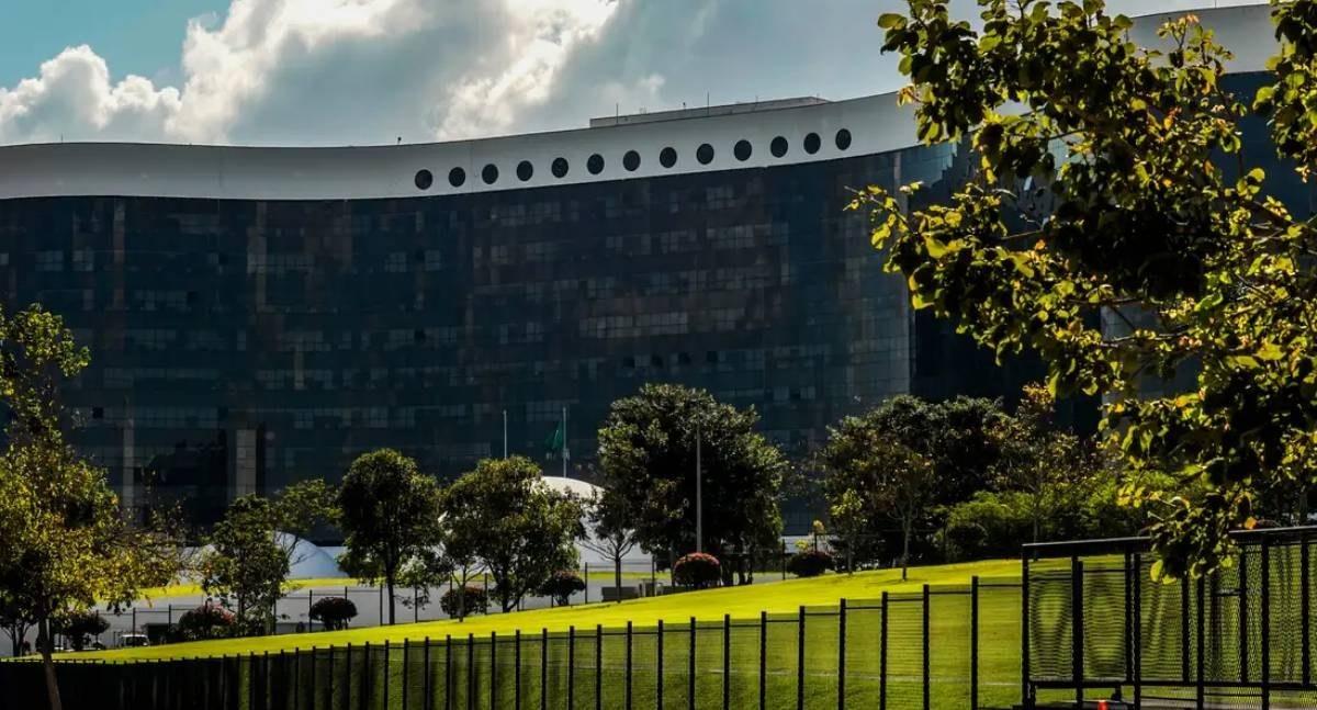 TSE determina remoção de vídeos de Lula e Janja por propagação de desinformação sobre planos de Flávio Bolsonaro