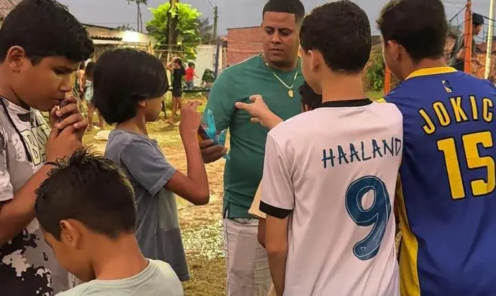 Ação social promovida por Juarez reúne crianças em programação especial pelo Dia das Crianças