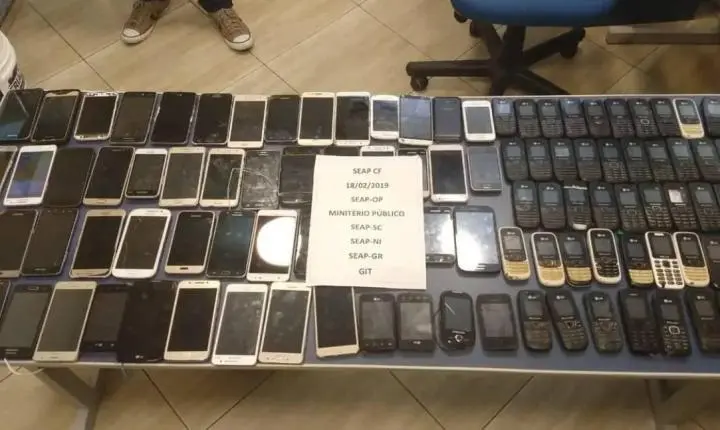 Apreensão de 31 celulares e drogas marca operação em presídio da capital