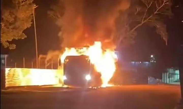 ASSISTA: Criminoso é preso por incendiar carro, moto e ônibus de 2 milhões