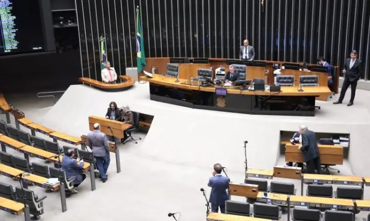 Câmara aprova MP que reduz prazo de benefício fiscal para importadores de cacau; acompanhe