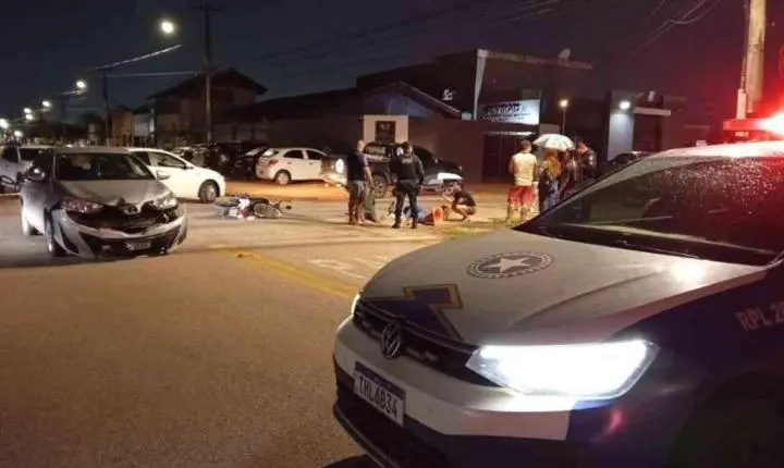 Casal fica ferido depois de colisão entre carro e moto no centro de Porto Velho