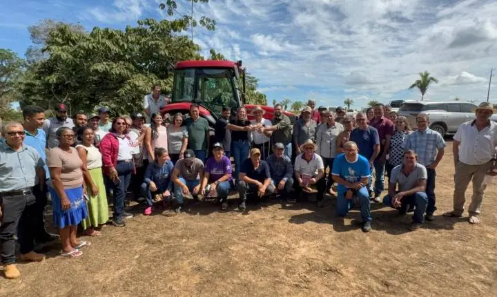 Cláudia de Jesus participa da entrega de trator agrícola de R$ 300 mil para fortalecer agricultura familiar em Ji-Paraná