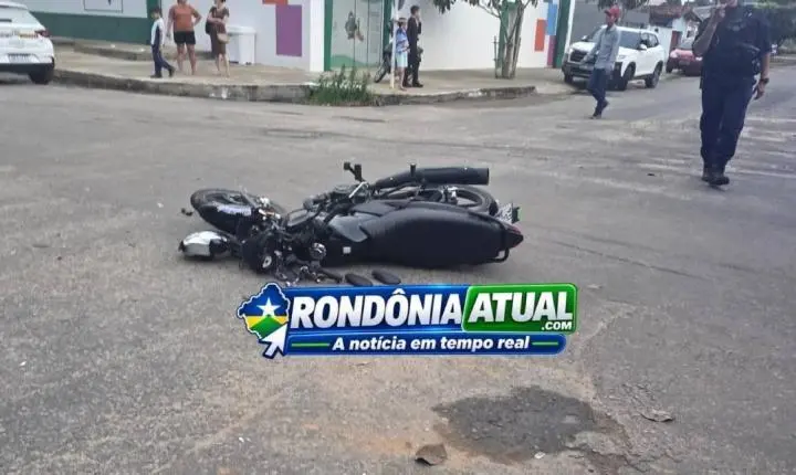 Colisão entre caminhonete e motocicleta deixa feridos em cruzamento movimentado de RO