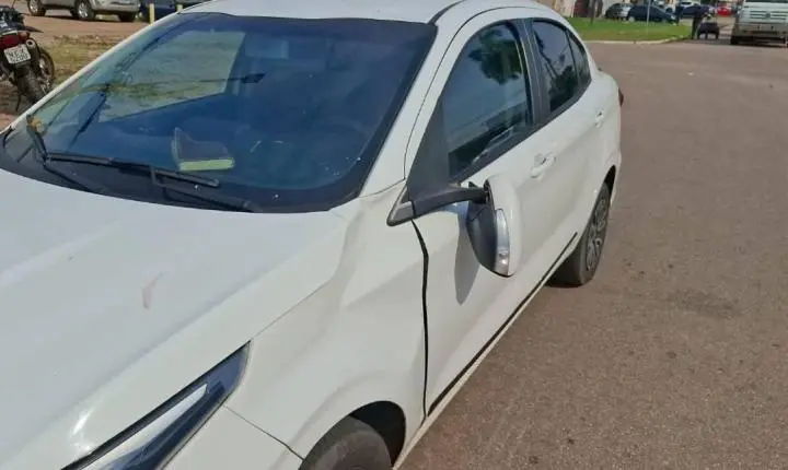 Colisão entre carro e bicicleta deixa ciclista gravemente ferido na capital