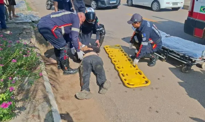 Colisão entre carro e moto deixa motociclista ferido em cruzamento na zona Leste de Porto Velho