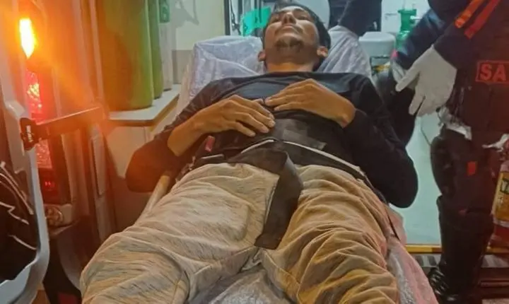 Colisão entre moto e ônibus de transporte coletivo deixa motociclista ferido na região central de Porto Velho