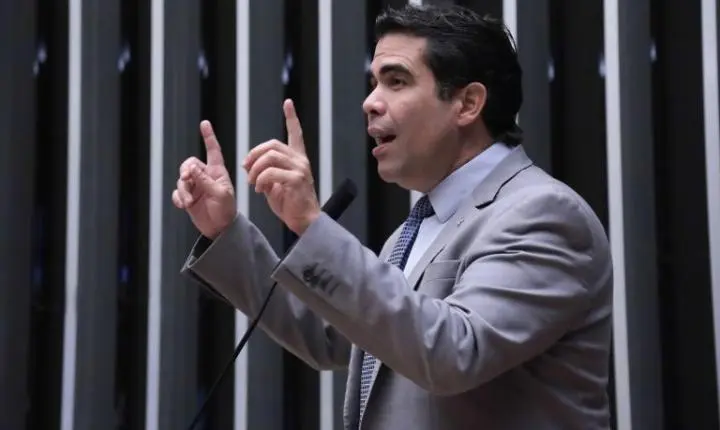 Comissão dispensa renovação periódica da credencial de estacionamento de pessoa com deficiência permanente