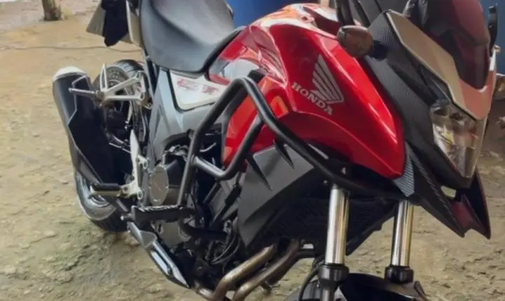 Criminosos armados invadem residência, mantêm família sob ameaça e roubam motocicleta na zona leste de Porto Velho