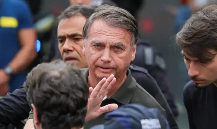 Defesa de Jair Bolsonaro desiste de pedido de suspensão de pena no STF