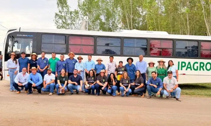 Deputada Sílvia Cristina entrega ônibus para a Faperon/Senar, na Rondônia Rural Show