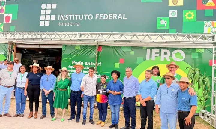 Deputada Sílvia Cristina entrega ônibus para a Faperon/Senar, na Rondônia Rural Show