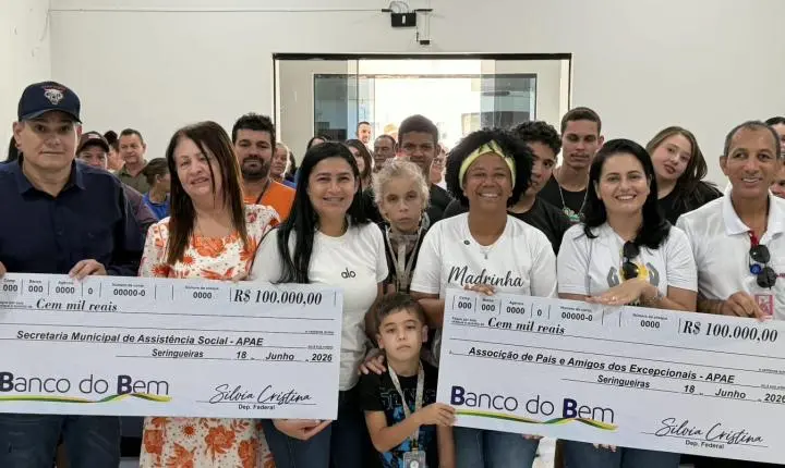 Deputada Sílvia Cristina participa de entrega de van e de recursos para a Apae em Seringueiras 