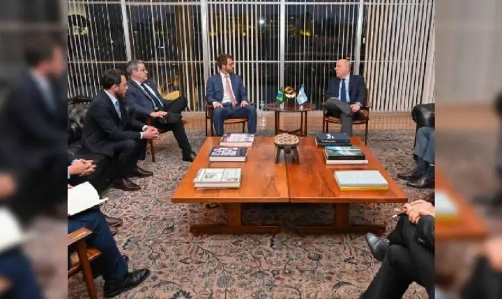 Deputados argentinos se reúnem no Itamaraty e defendem retomada de relações amistosas com o Brasil