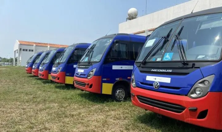 Entrega de ambulâncias e micro-ônibus amplia suporte aos pacientes da rede pública de saúde em Rondônia