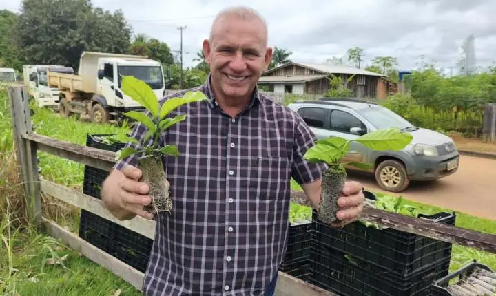 Ezequiel Neiva fortalece produção rural com entrega de recursos para mudas de café em Santa Luzia D’Oeste