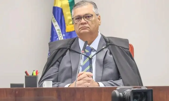 Flávio Dino anula decisão do TSE e restaura postagem de humorista sobre Nossa Senhora Aparecida