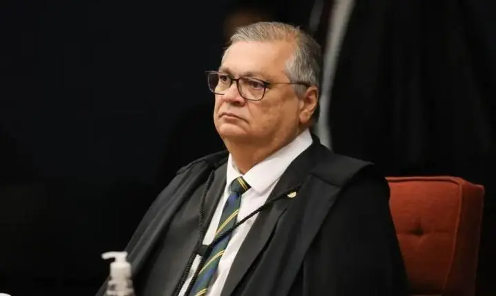 Flávio Dino autoriza Polícia Federal a acessar investigação sobre produtora de filme de Bolsonaro